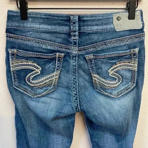 SILVER Suki Women’s Slim Boot Cut Jeans - Picture 5 of 8